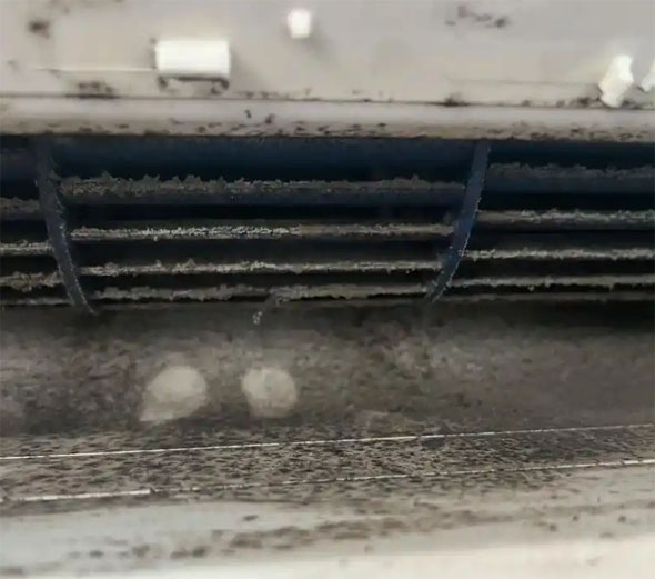 武乡空调吹的风有股烧焦味是怎么回事